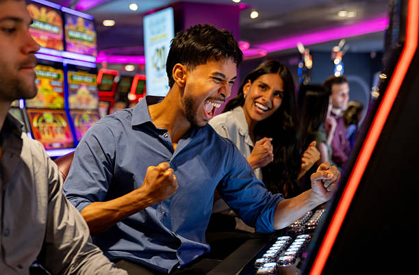 smk toto platform showing esports markets and live-dealer tables side by side